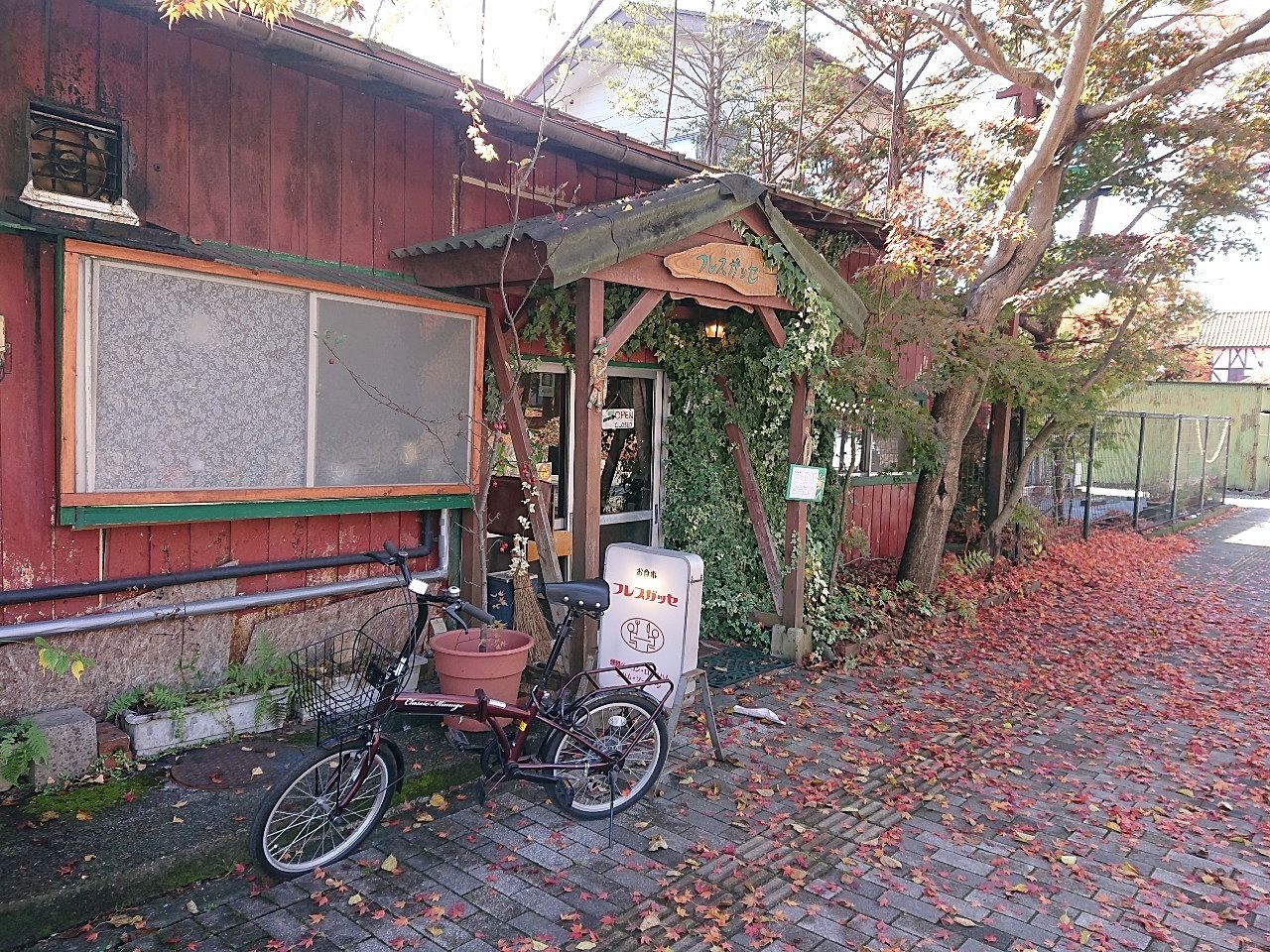 #軽井沢グルメ　ハム・ソーセージ・定食「フレスガッセ」　お土産、ランチ、ディナー　