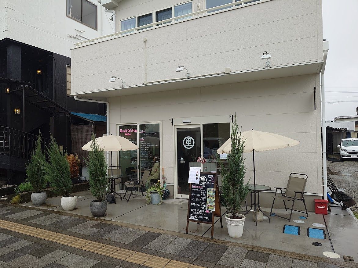 #軽井沢グルメ　テラス席ペット可カフェ「Noodl's Cafe & Bar 里」ランチ、ディナー